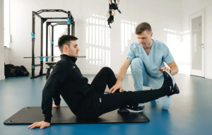 انجام حرکات اصلاحی برای بهبود پارگی تاندون زانو